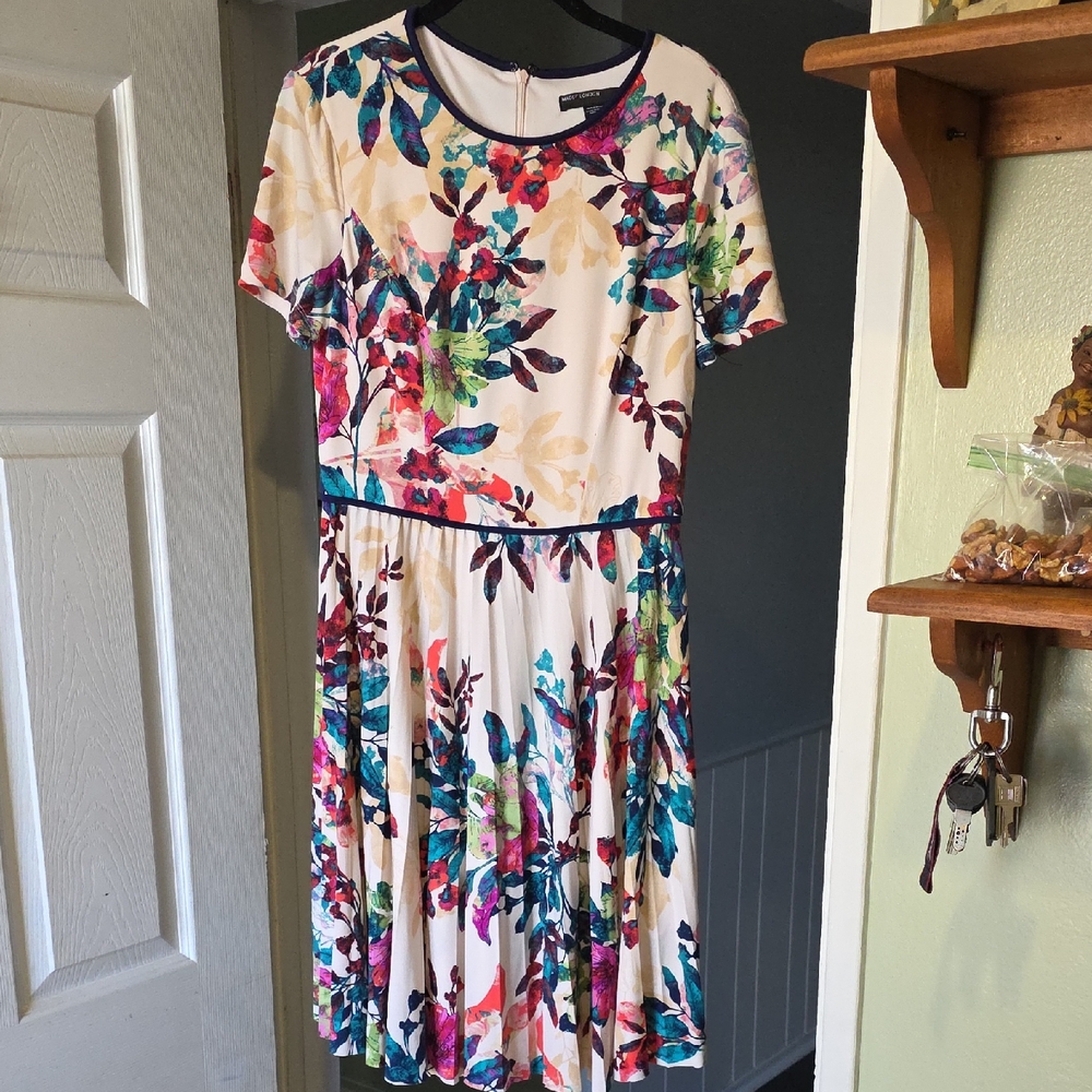 Maggy London Elegant Floral Dress